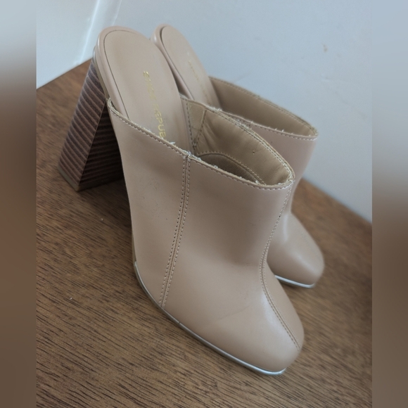 Elegant Beige Block Heel Mules - Picture 1 of 7